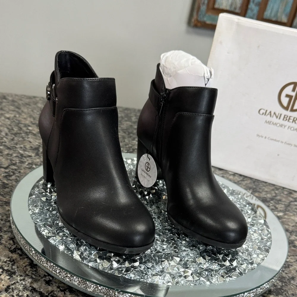 Gianni Bini Black Ankle Booties memory foam technology NWT 6.5
